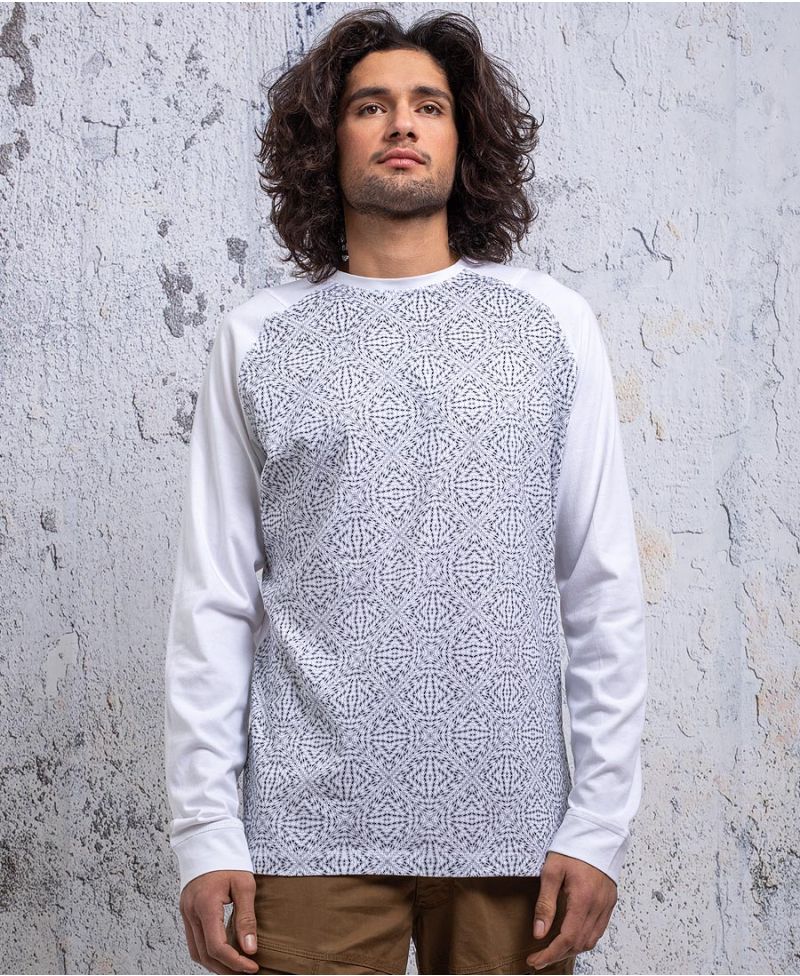 https://www.psytshirt.com/media/catalog/product/cache/1153a7ac76470a810a0604a5c7956577/w/h/white-long-sleeve-man-t-shirt-cotton-hexagon-print-1.jpg